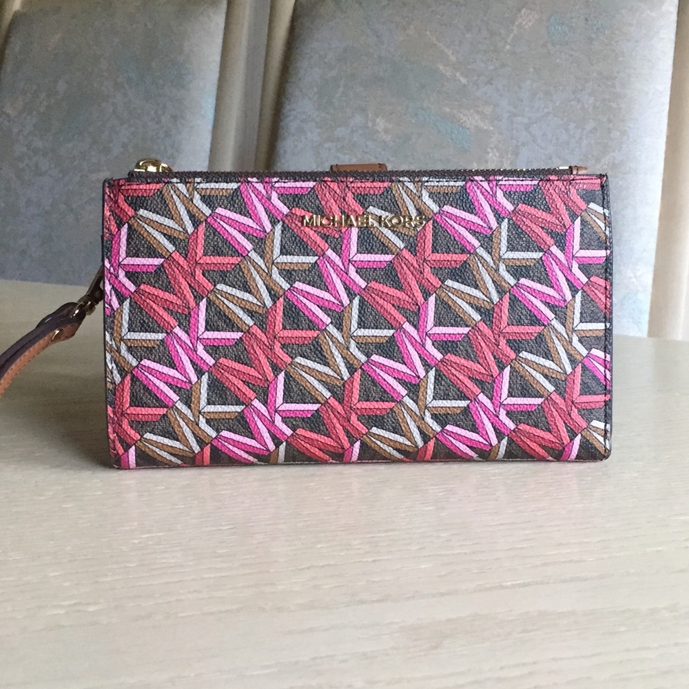 Michael Kors Brown Multi Double Zipper Wristlet - Picture 2 of 13
